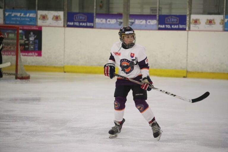 Hokejista Doboš Matej