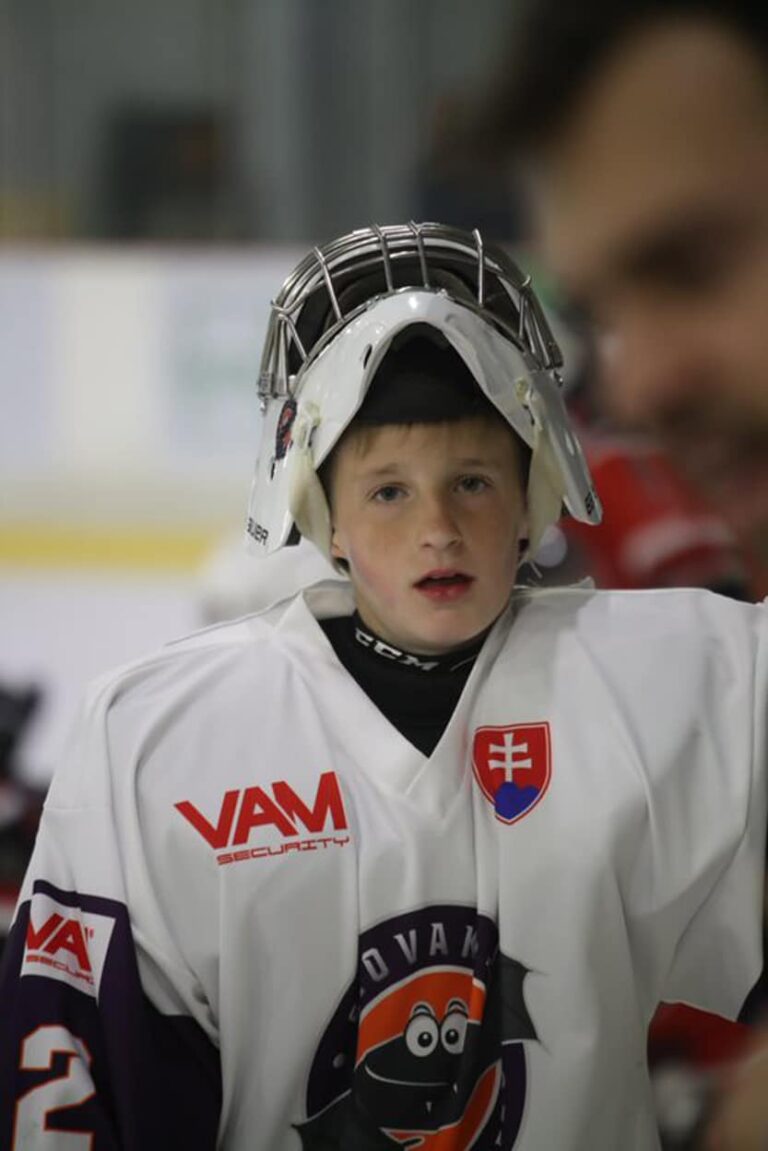 Hokejista Kijonka Petr - zvislá fotka