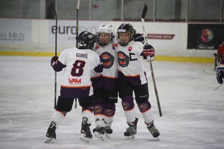 Traja hokejisti sa tešia z výhry